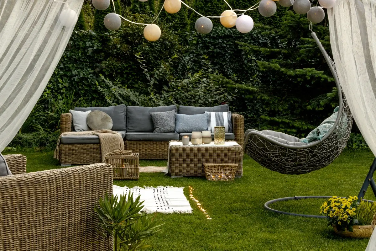 Choose the Right Type of Outdoor Furniture